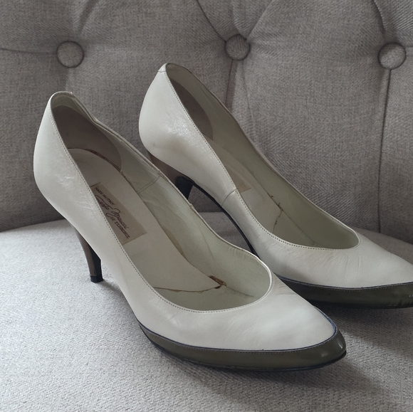 Sesto Meucci Elegant Gray and Black Heels - Picture 11 of 16